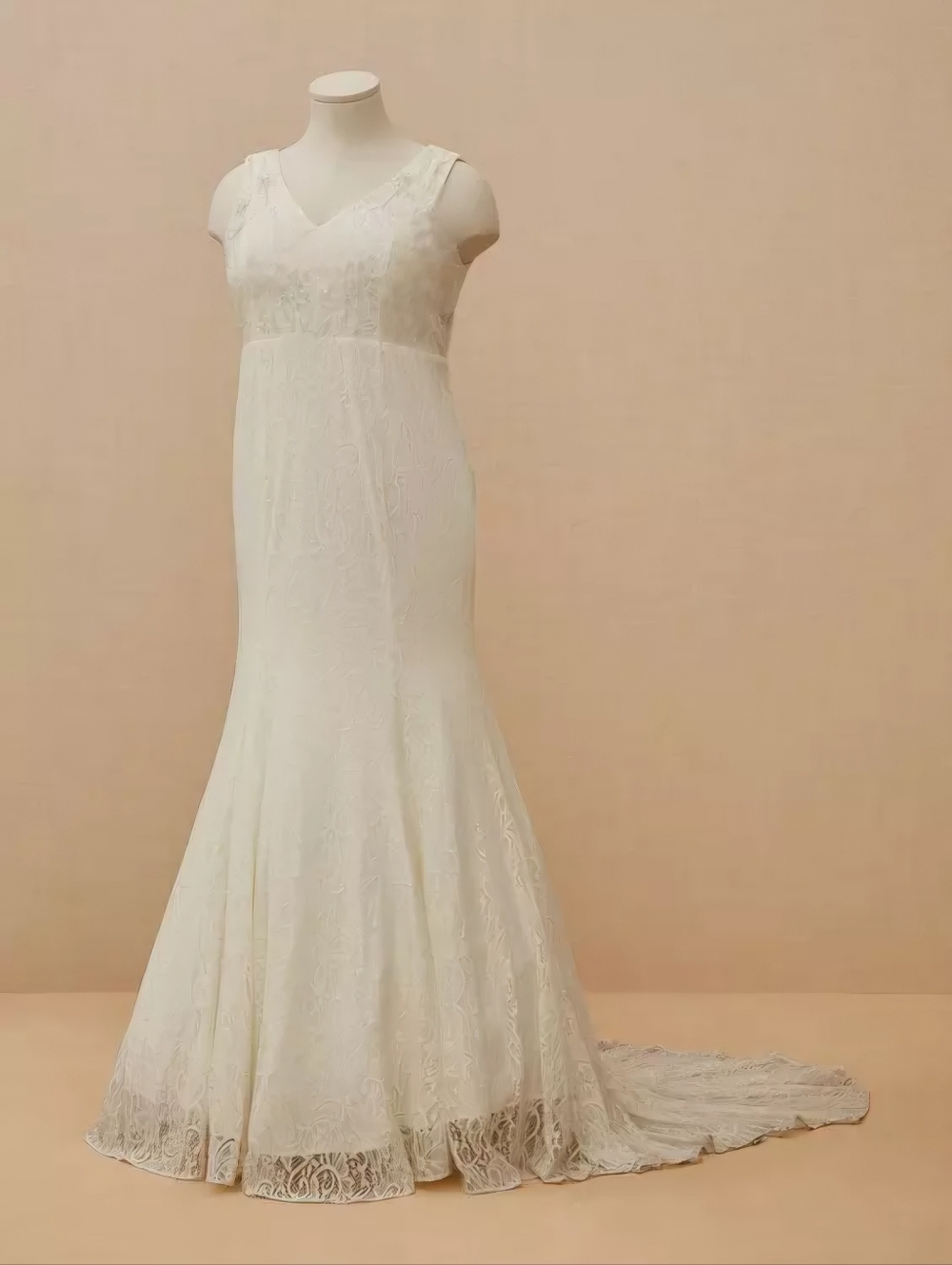 New Torrid Ever After Ivory Lace Mermaid Silouette Wedding Dress, Size 18